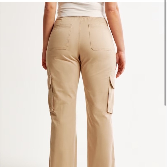 NWT Abercrombie & Fitch Curve Love Relaxed Fit Cargo Pants Tan - Picture 3 of 13